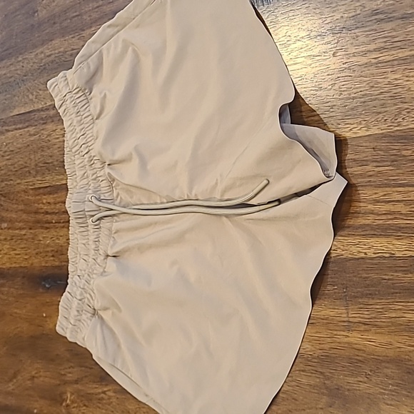 Athleta Crossroads Shorts Size Small. - Picture 2 of 7